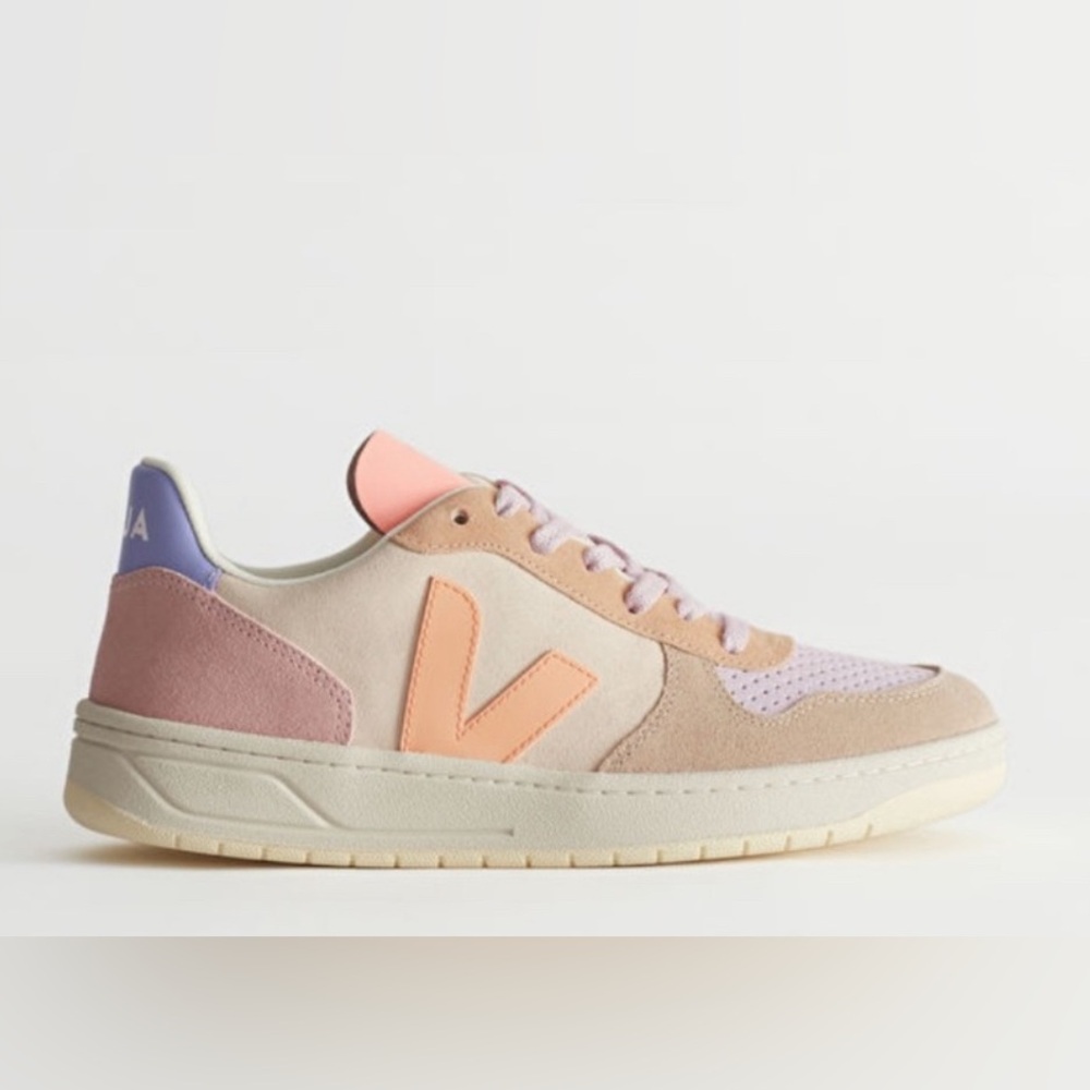 Veja V-10 Sneakers in Pastels SZ 8.5